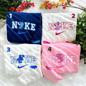 Stranger Hugs – Tee