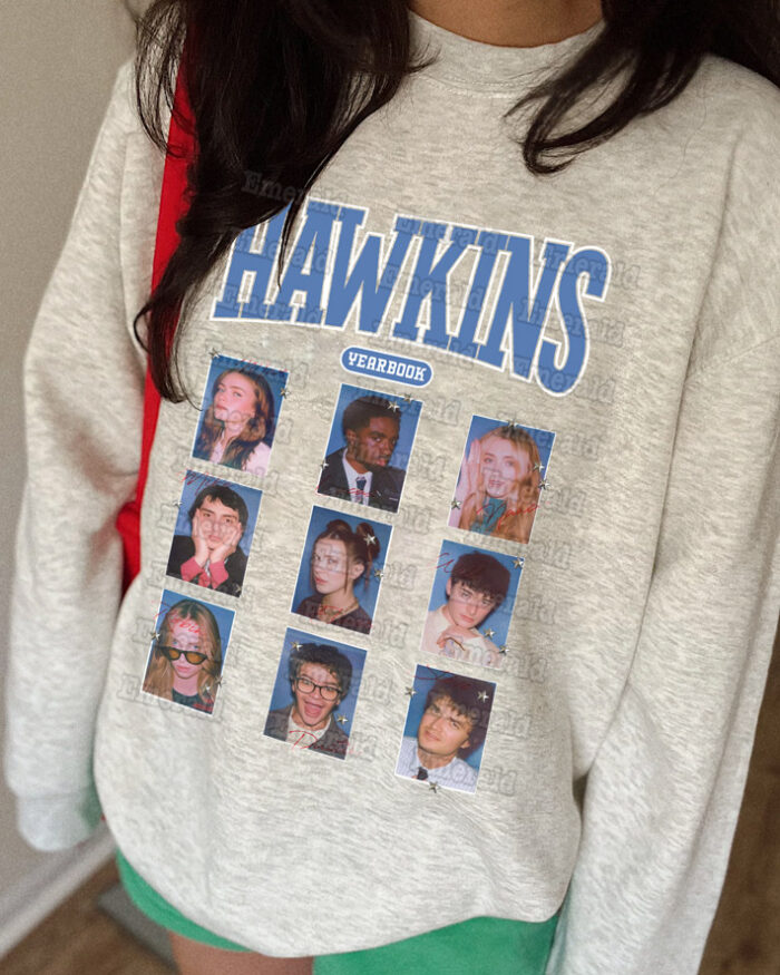 Stranger Things Hawkins Yearbook – Sweatshirt